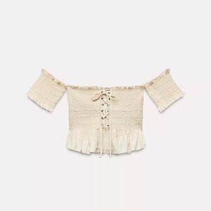 Zara Cream Lace Off-Shoulder Blouse

RUFFLED STRAPLESS CROP TOP